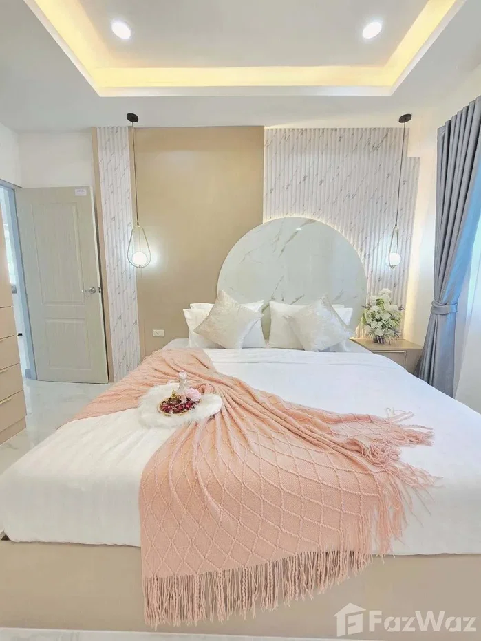 picture Central Park 5 Village 6121324 - 4/24