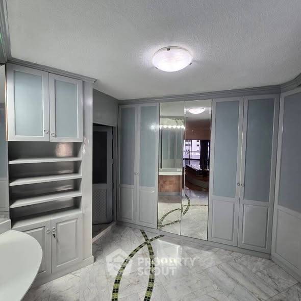 picture 2-BR Condo at Sithakarn Condominium near BTS Phloen Chit (ID 2399844) - 4/8