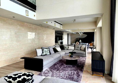 Condos for rent Charn Issara Tower : 4-BR Condo at The Met Sathorn near BTS Chong Nonsi (ID 2452509)