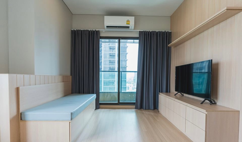 รูป ให้เช่า คอนโด | วิวสระว่ายน้ำ “Lumpini Suite Phetchaburi - Makkasan” 32 ตร.ม. ใกล้ BTS เพชรบุรี - รูปที่ 1/15