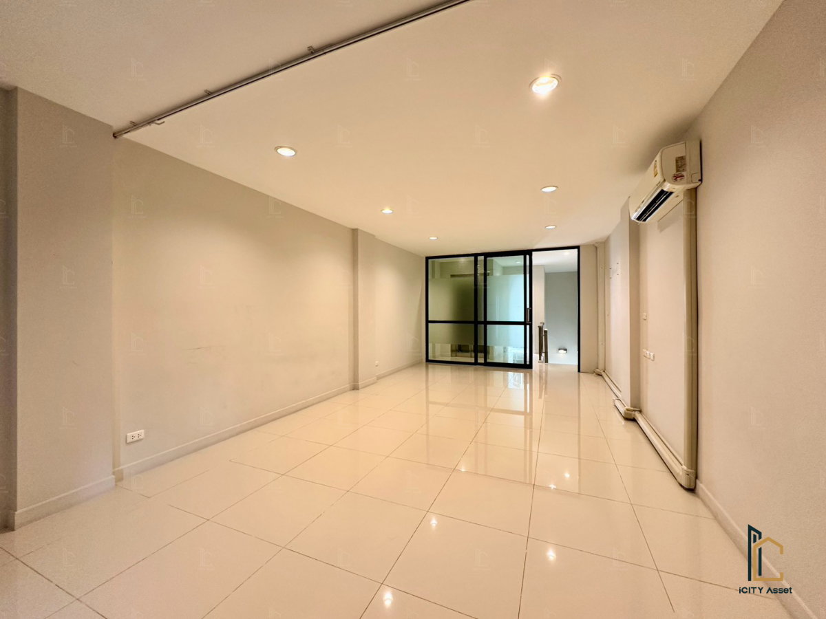 รูป 🔥For Rent!! ready to move-in 4 bath 80k - The Master @BTS Onnut 2 📞Call 090 919 9898 - รูปที่ 23/24