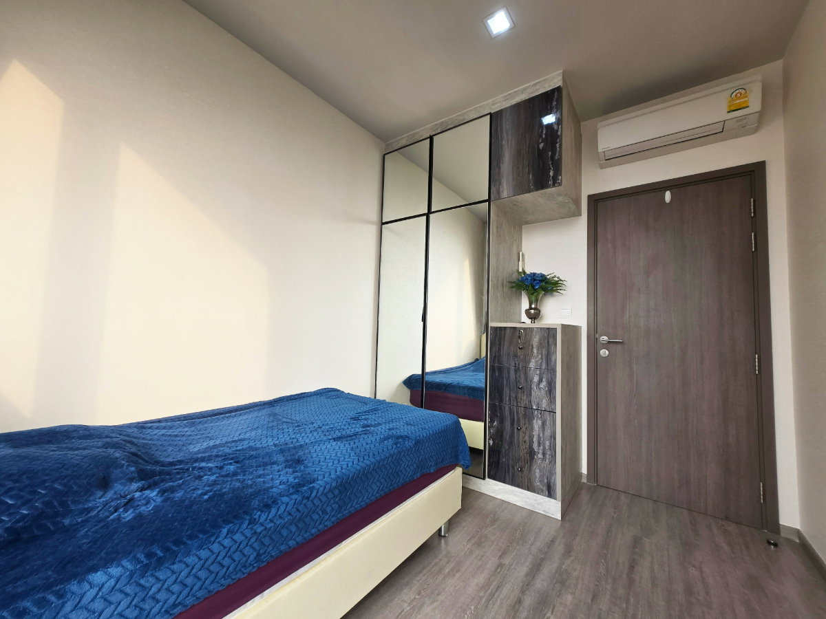 รูป ขายคอนโดห้องมุม : เดอะไลน์ วงศ์สว่าง ขนาด 49 ตร.ม. 2 ห้องนอน 1 ห้องน้ำ ชั้น 19 วิวเมืองสวย เฟอร์นิเจอร์และเครื่องใช้ไฟฟ้าพร้อมอยู่ - รูปที่ 8/12