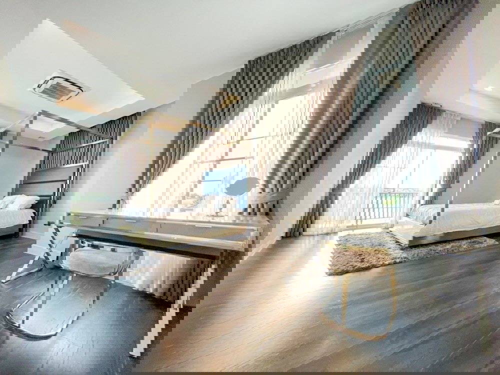 รูป ให้เช่า บ้านหรูแปลงมุม โครงการนันทวัน รามอินทรา–พหลฯ 50  ทิศใต้   4 นอน 4น้ำ ที่ดิน 108 ตร.ว. ใช้สอย 291 ตร.ม.   จอดรถ 4 คัน  เฟอร์ครบ พร้อมอยู่ - รูปที่ 8/25