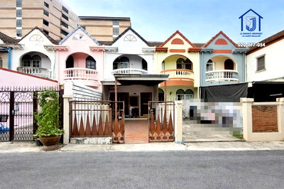 ทาวน์โฮม ถนนโพธิ์แก้ว : ขายทาวน์เฮ้าส์ 2 ชั้น หมู่บ้านอัมรินทร์นิเวศน์ 2  ซอยนวมินทร์ 90 แยก 1 ใกล้รถไฟฟ้าสายสีชมพู