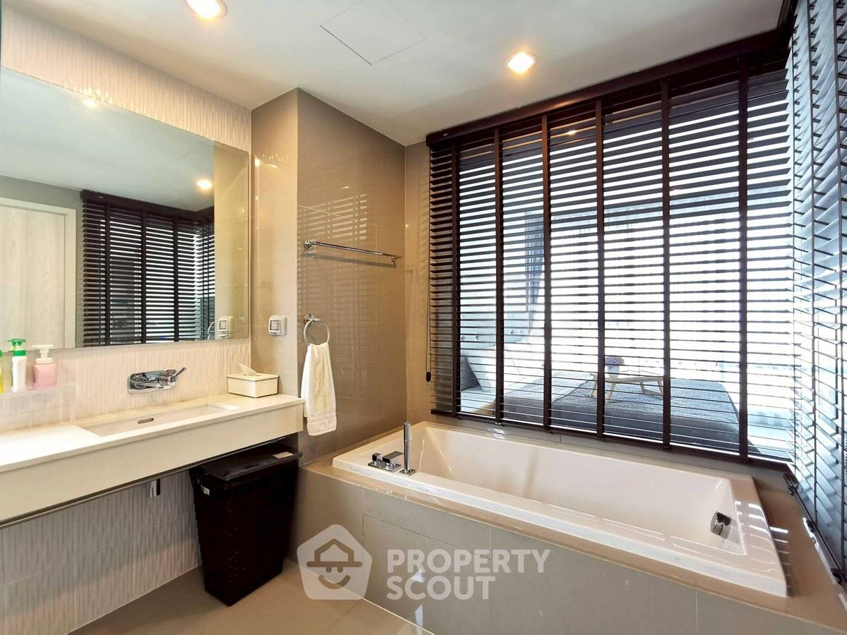 รูป คอนโด 2-ห้องนอน ที่ ริทึ่ม สุขุมวิท42 ใกล้ BTS เอกมัย (ID 2744458) - รูปที่ 4/8