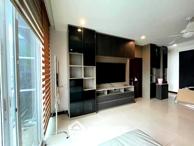 Condos for sale : 1-BR Condo at The Prime11 Sukhumvit Condominium near BTS Nana (ID 2746787)