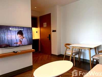 Condos for sale : 1 Bedroom Freehold Pool View for Sale 6120974