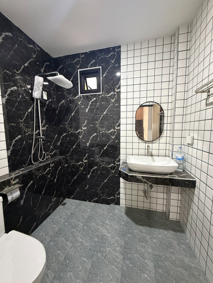 รูป บ้านเดี่ยวพัทยา บ้านใหม่ 2ชั้น 4ห้องนอน 3ห้องน้ำ ทรงโมเดิร์น ทำเลดี ใกล้เทศบาลหนองปลาไหล ใกล้ทางด่วนมอเตอร์เวย์ - รูปที่ 9/18