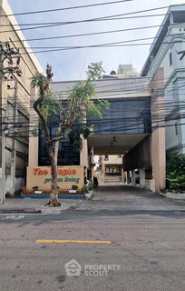 รูปภาพ 2-BR Condo at The Maple Sathon-Narathiwat Condominium near BTS Saint Louis (ID 2635919)