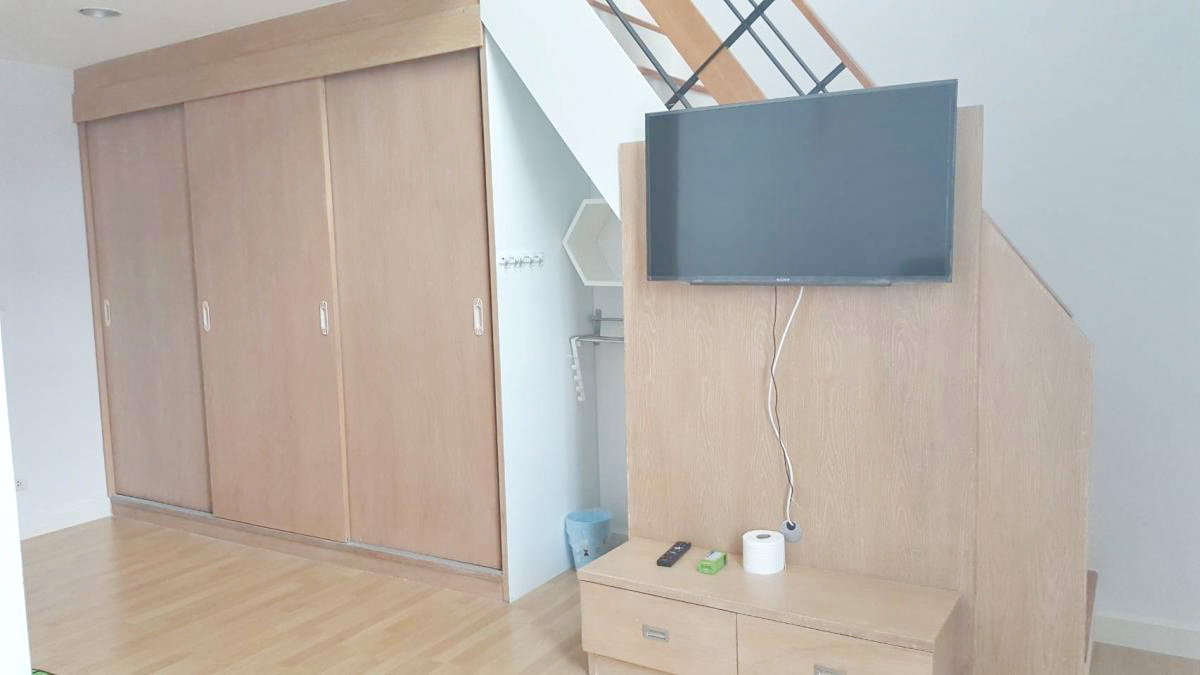 รูป ให้เช่า บ้านทาวน์โฮมพร้อมเฟอร์นิเจอร์ บิ้วอิน หลังมุม หมู่บ้านฟลอร่าวงศ์สว่าง  - รูปที่ 17/27