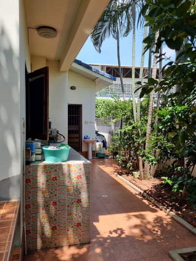 รูป ขายบ้าน2ชั้น ตะพานหิน พิจิตร 3นอน2น้ำ ฮวงจุ้ยดี ไม่ท่วม ร่มรื่น (มีที่ดินแยกขาย) - รูปที่ 3/10