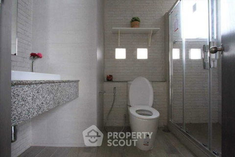 รูปภาพ 2-BR Condo at Pathumwan Resort near BTS Phaya Thai (ID 2749775)