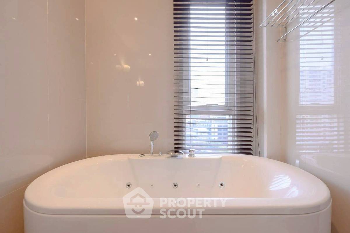 รูป คอนโด 2-ห้องนอน ที่ เดอะ โอเลียนเดอร์ ใกล้ BTS นานา (ID 2435149) - รูปที่ 16/17