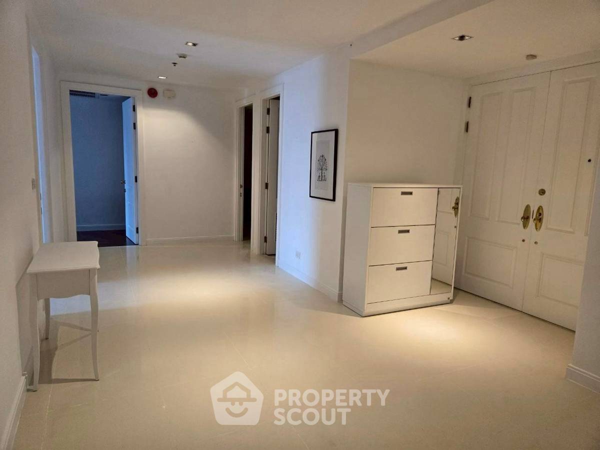 picture 3-BR Condo at Athenee Residence near BTS Phloen Chit (ID 2418083) - 5/9