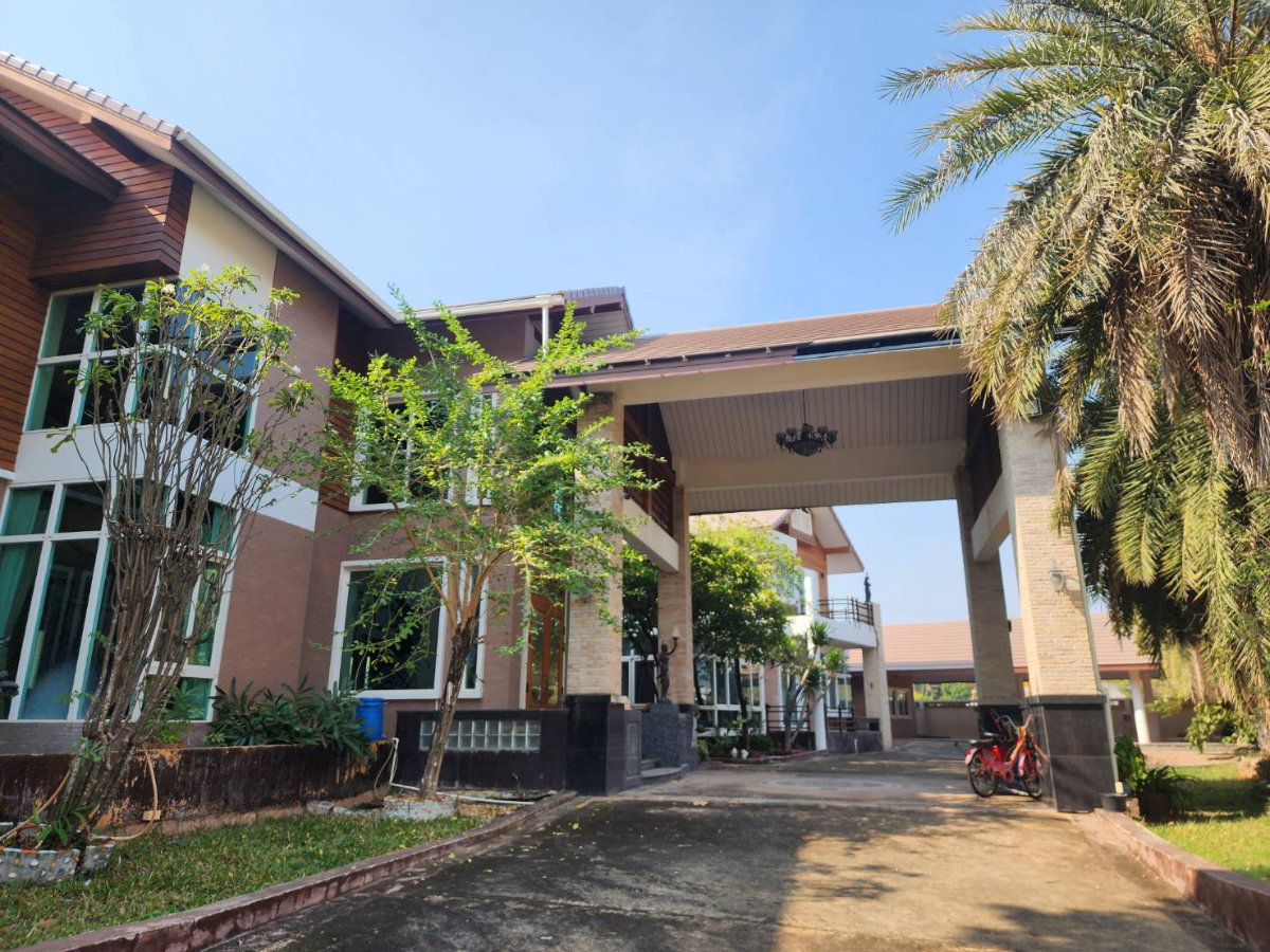 รูป ขายบ้านหรู 2 ชั้น หมู่บ้านวินด์มิลล์ปาร์คติด Summit Windmill Golf Club บางนา เนื้อที่ 1-1-14 ไร่ - รูปที่ 4/22