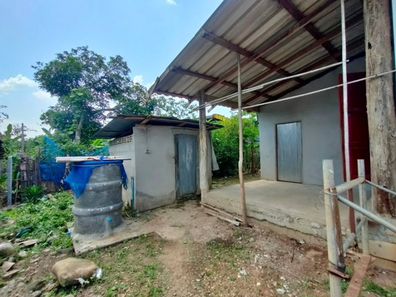 รูป บ้านพักอาศัยครึ่งตึกครึ่งไม้ 1 ชั้น หมู่ 9 , ซอยบ้านทุ่งเจริญ  อ.เถิน จ.ลำปาง (ราคา 200,000 บาท)   - รูปที่ 5/9