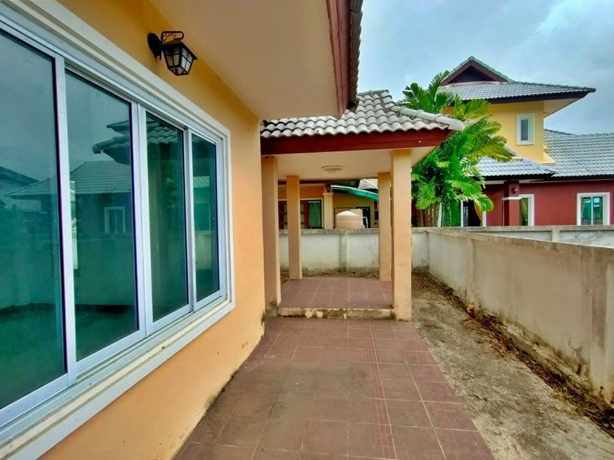 รูป บ้านเดี่ยว 2 ชั้น  โครงการ ชลดา ล้านนาไลฟ์  เชียงใหม่-ฮอด (108) ต. ป่าแดด อ.เมืองเชียงใหม่ จ.เชียงใหม่(ราคา 3,200,000 บาท)  - รูปที่ 8/17