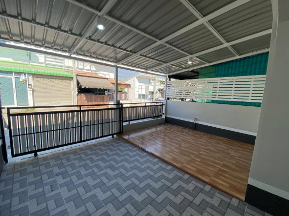 รูป หมู่บ้านไลโอไพร์ท ขายทาวน์เฮ้าส์ 1 ชั้น ทำเลบ่อวิน ใกล้นิคม ผ่อนสบาย - รูปที่ 2/10