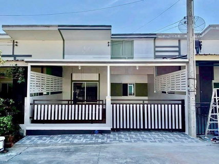 Sell a Single-Storey Townhouse at a Great Price Location Near Industrial Estates – Lio Prime Sriracha-Borwin