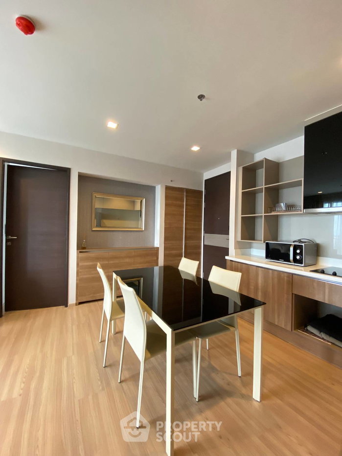 รูป คอนโด 2-ห้องนอน ที่ ริธึ่ม สาทร ใกล้ BTS สะพานตากสิน (ID 2744477) - รูปที่ 2/10
