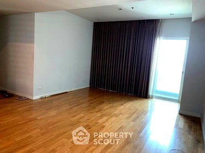 Condos for sale Phrom Phong : 3-BR Condo at Millennium Residence @ Sukhumvit Condominium near BTS Asok (ID 2748090)