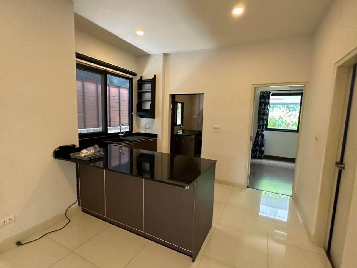 รูป บ้านเดี่ยวให้เช่าใกล้เมกาบางนา เดอะ ซิตตี้ บางนากม.7 - รูปที่ 4/10