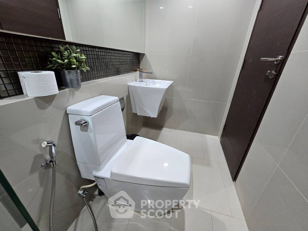 รูป คอนโด 2-ห้องนอน ที่ ริธึ่ม สาทร ใกล้ BTS สะพานตากสิน (ID 2746739) - รูปที่ 15/18