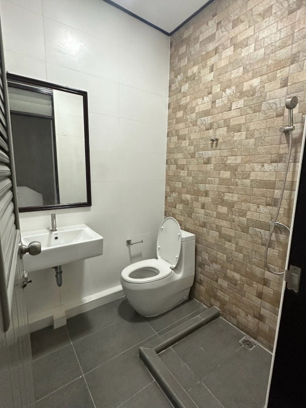 รูป 💥CP-10465💥ให้เช่า ทาวน์โฮม 2 ชั้น  ซอยรัชดา 36 (ซอยเสือใหญ่) 👉แอดไลน์ @goodcondo - รูปที่ 11/12