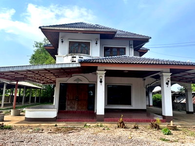 บ้านเดี่ยว ลำปาง : บ้านพักอาศัยตึก 2 ชั้น เลขที่42/2, บ้านฟ่อน - ศูนย์สร้างทางลำปาง (ทล. 1036) ต. ป่าตัน อ.แม่ทะ จ.ลำปางรี (ราคา 2,300,000 บาท )