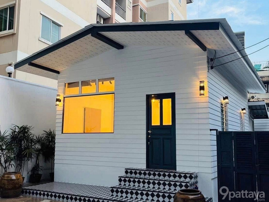 รูป ให้เช่า | บ้านสร้างใหม่ ทำเลทอง สาทร 17 - รูปที่ 1/10