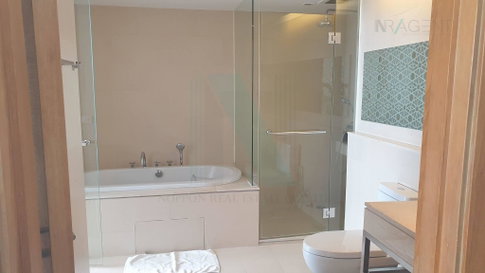 🚩 For Rent Condo SATHORN PRIME RESIDENCE Building 1, Floor 25,1 bed room, Room size 60 sqm
