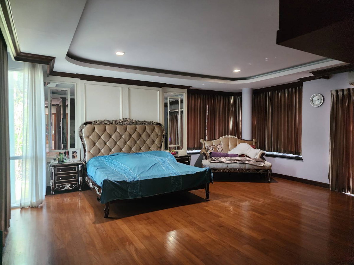 รูป ขายบ้านหรู 2 ชั้น หมู่บ้านวินด์มิลล์ปาร์คติด Summit Windmill Golf Club บางนา เนื้อที่ 1-1-14 ไร่ - รูปที่ 17/22