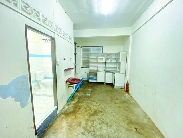 รูป แยกคลองตัน 800 ม. ApLรามคำแหง 1.5 กม.อาคารพาณิชย์ 4 ชั้น ติดถนนพัฒนาการ 4นอน 4น้ำ 19 ตร.ว. 300 ตร.ม.ทางด่วนศรีรัช 900 ม. - รูปที่ 7/8