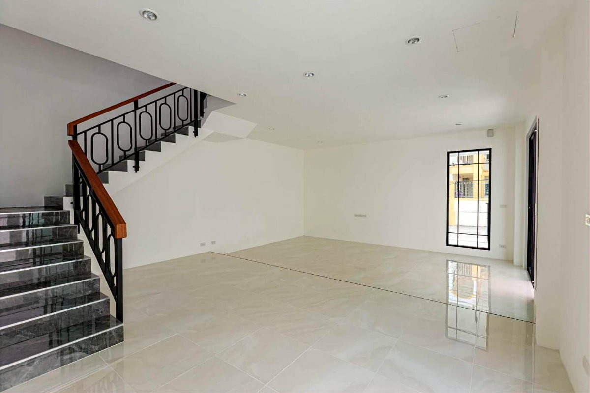 รูป ขายบ้านแฝดสร้างใหม่ พัทยากลาง ราคาเริ่มต้น 4.99 ล้าน หน้าบ้านกว้าง 3 นอน 3 น้ำ พื้นที่ใช้สอยเยอะ - รูปที่ 9/23