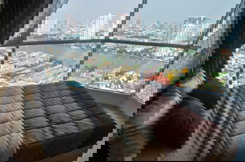 Rhythm Sathorn ชั้น 36 วิวโค้งน้ำเต็มตา... ห้อง Type นี้ทั้งชั้นมีแค่ห้องเดียว!