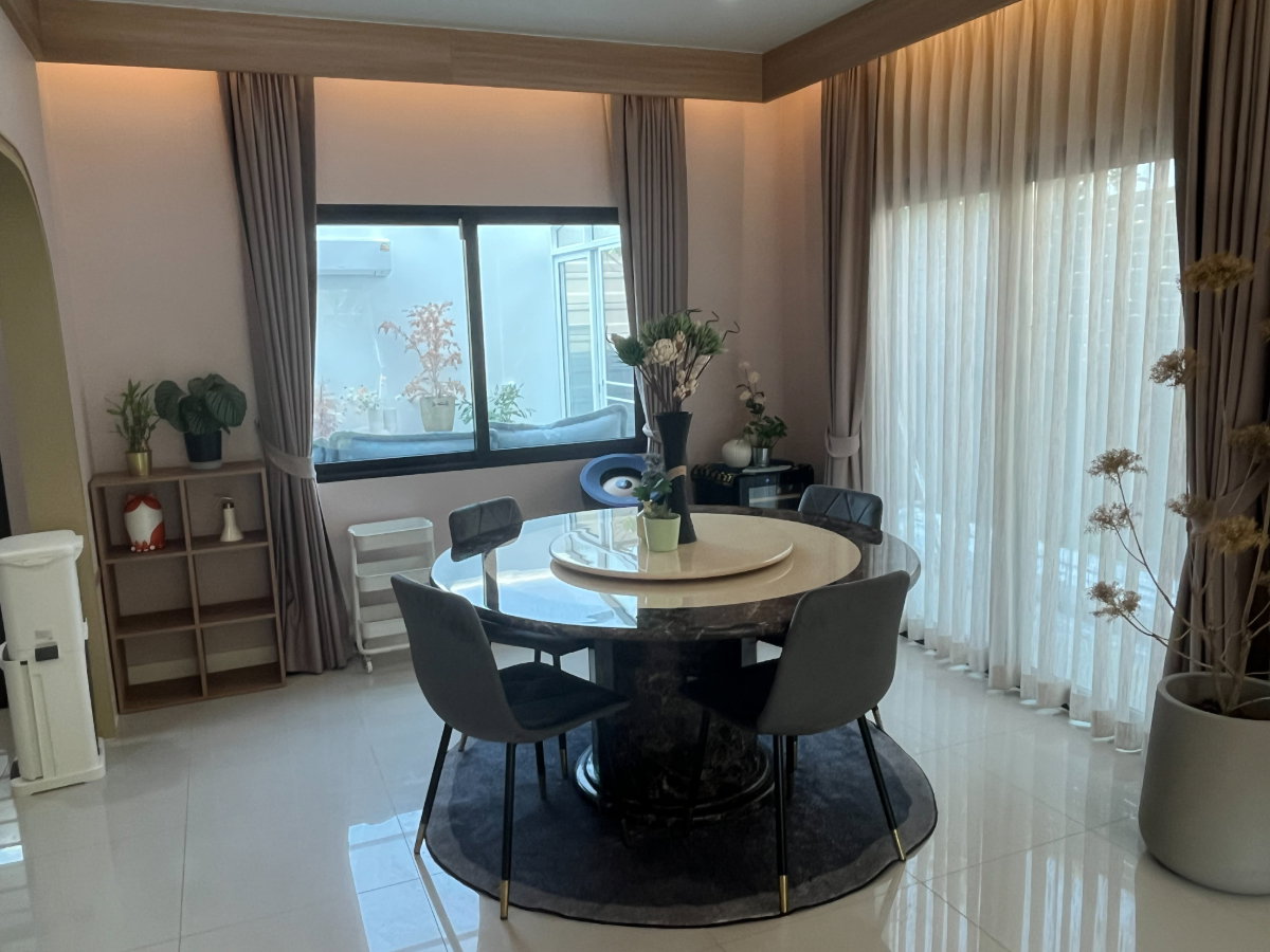 รูป บ้านเดี่ยวหรู 4 ห้องนอน - ตกแต่งสวย (สไตล์บ้านโชว์) เช่า 130000 บาท/เดือน - รูปที่ 4/21