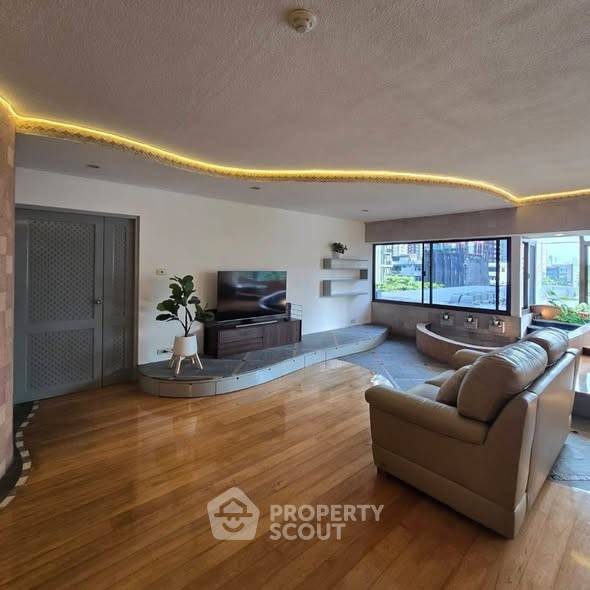 picture 2-BR Condo at Sithakarn Condominium near BTS Phloen Chit (ID 2399844) - 1/8