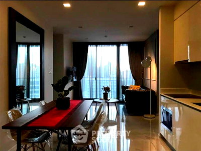 คอนโดให้เช่า : คอนโด 2-ห้องนอน ที่ ไฮด์ สุขุมวิท11 ใกล้ BTS นานา (ID 2435443)