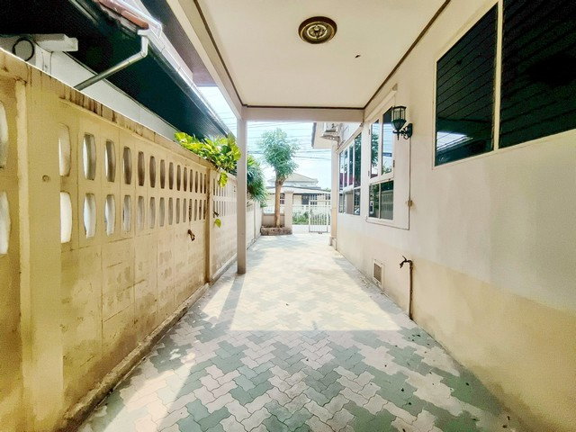 รูป บ้านเดี่ยวพร้อมอยู่ ใกล้สนามบินดอนเมือง ทำเลดีมาก! ✈️ “ซื้อแล้วอยู่ได้เลย” ต้องดูหลังนี้! - รูปที่ 23/24