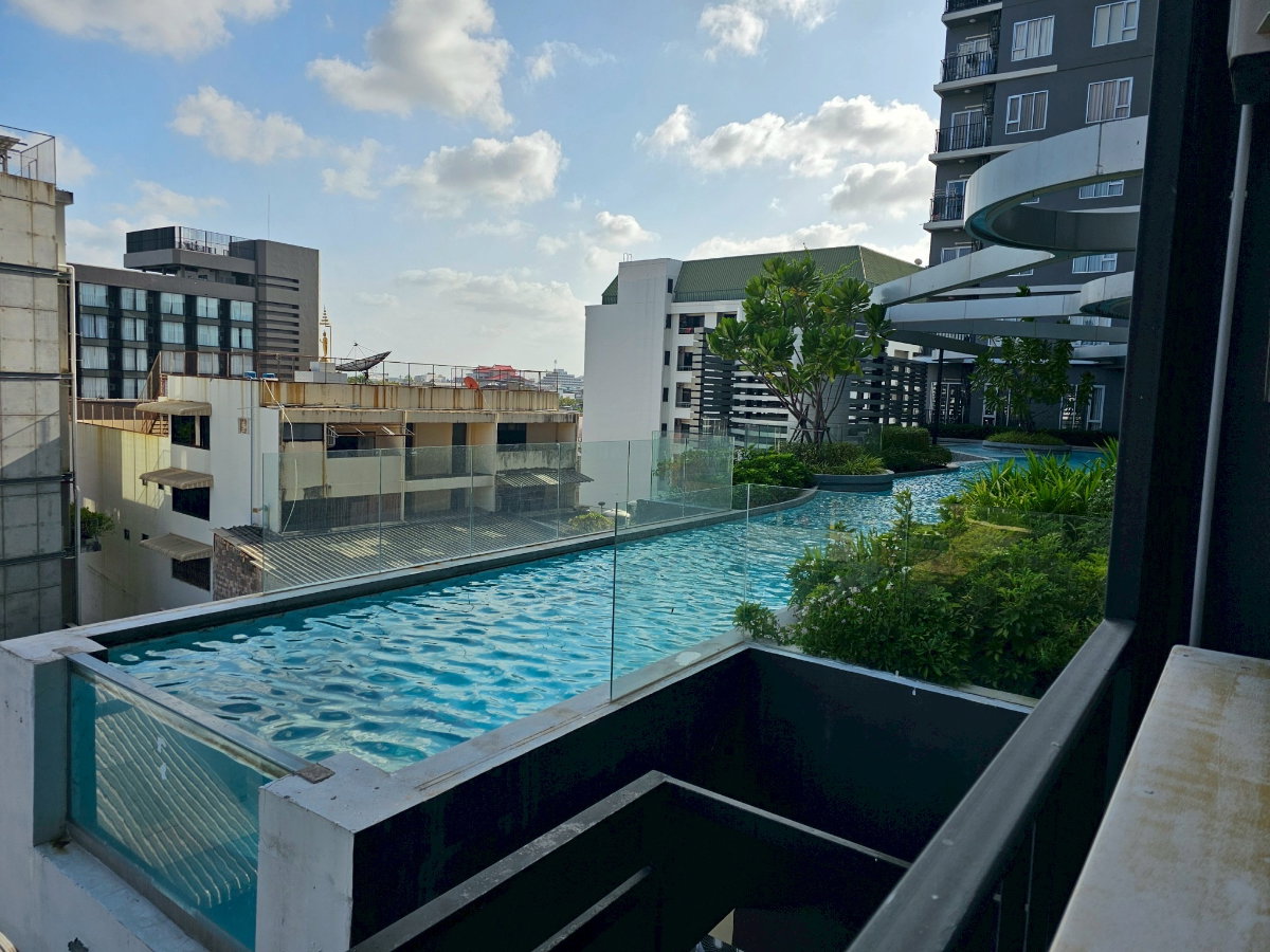 รูป คอนโดใหม่ยังไม่เคยปล่อยเช่า เจ้าของปล่อยเอง ห้องวิวสระว่ายน้ำ ชั้น 5 (ชั้นเดียวกับสระ) พลัสคอนเน็ก หาดใหญ่ หันหน้าทิศใต้ ลมโกรกเย็นสบาย - รูปที่ 21/25