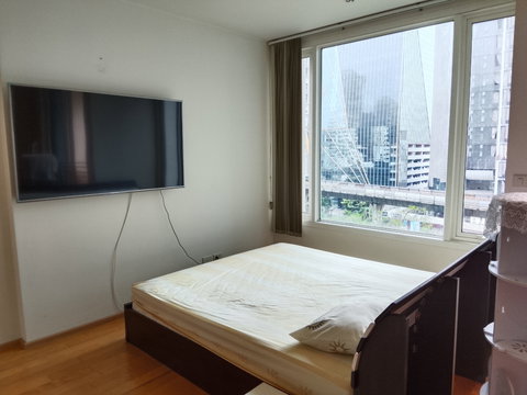 ให้เช่า วิลล่าราชเทวี วิวสวน ด้านหน้า 43 ตรม.รหัส AG333VL