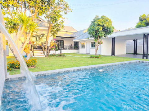 ขาย | บ้านเดี่ยว 2 หลัง พร้อมสระว่ายน้ำ – Implace House