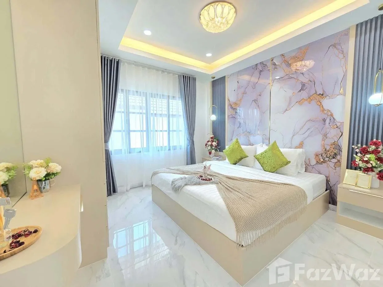 picture Central Park 5 Village 6121324 - 17/24