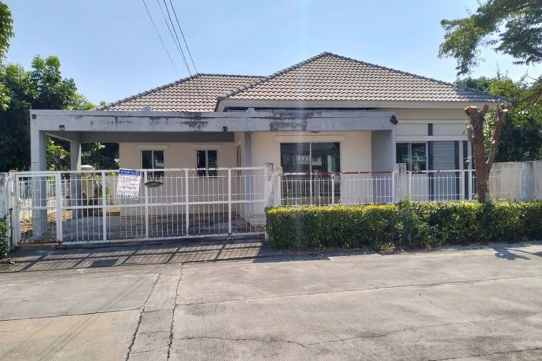 บ้านเดี่ยว 1 ชั้น หมู่บ้านแลนซีโอ ครีป ถนนมาบตาพุด-เนินสำลี(ทล.363) ต. เนินพระ อ.เมืองระยอง จ.ระยอง (ราคา 1,669,000 บาท )