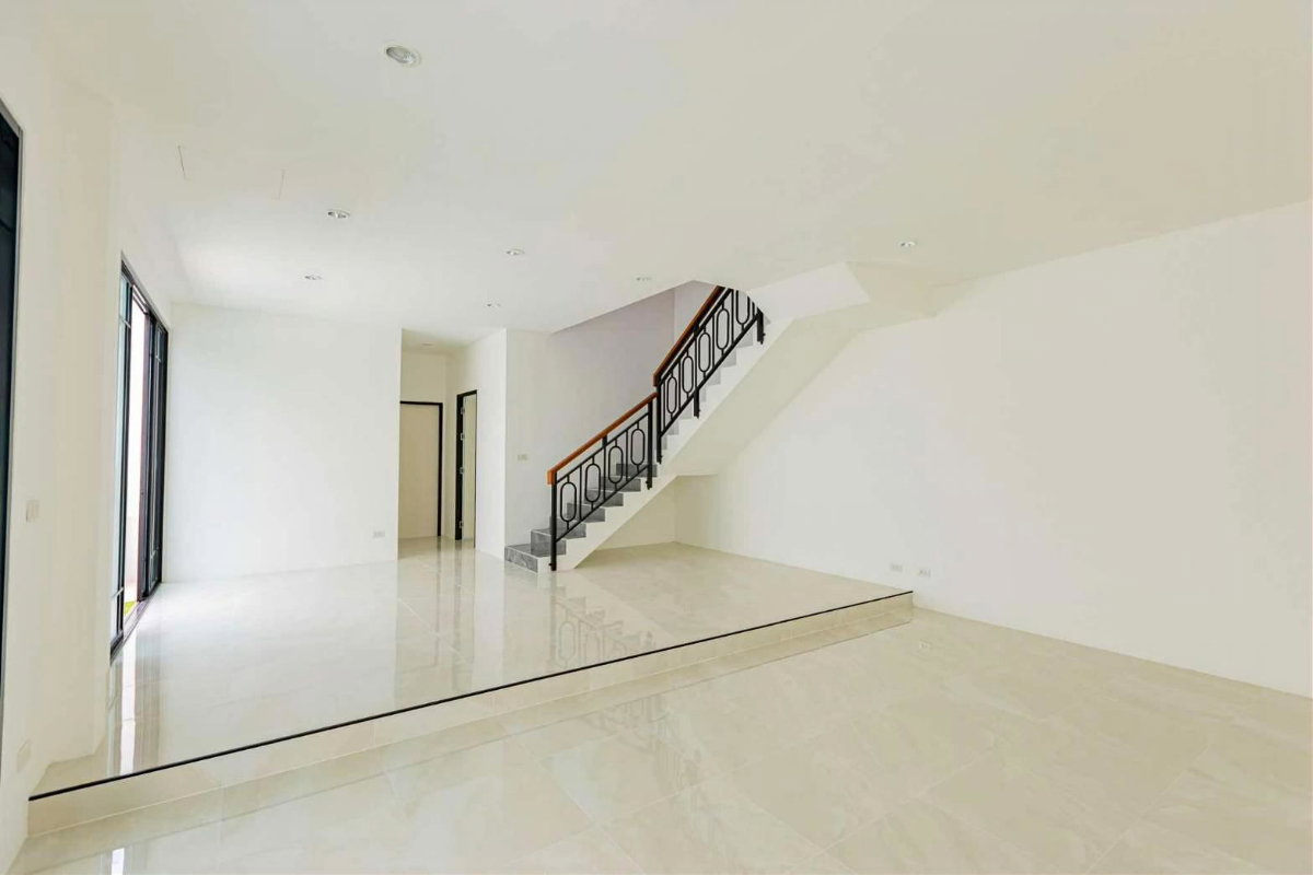 รูป ขายบ้านแฝดสร้างใหม่ พัทยากลาง ราคาเริ่มต้น 4.99 ล้าน หน้าบ้านกว้าง 3 นอน 3 น้ำ พื้นที่ใช้สอยเยอะ - รูปที่ 8/23