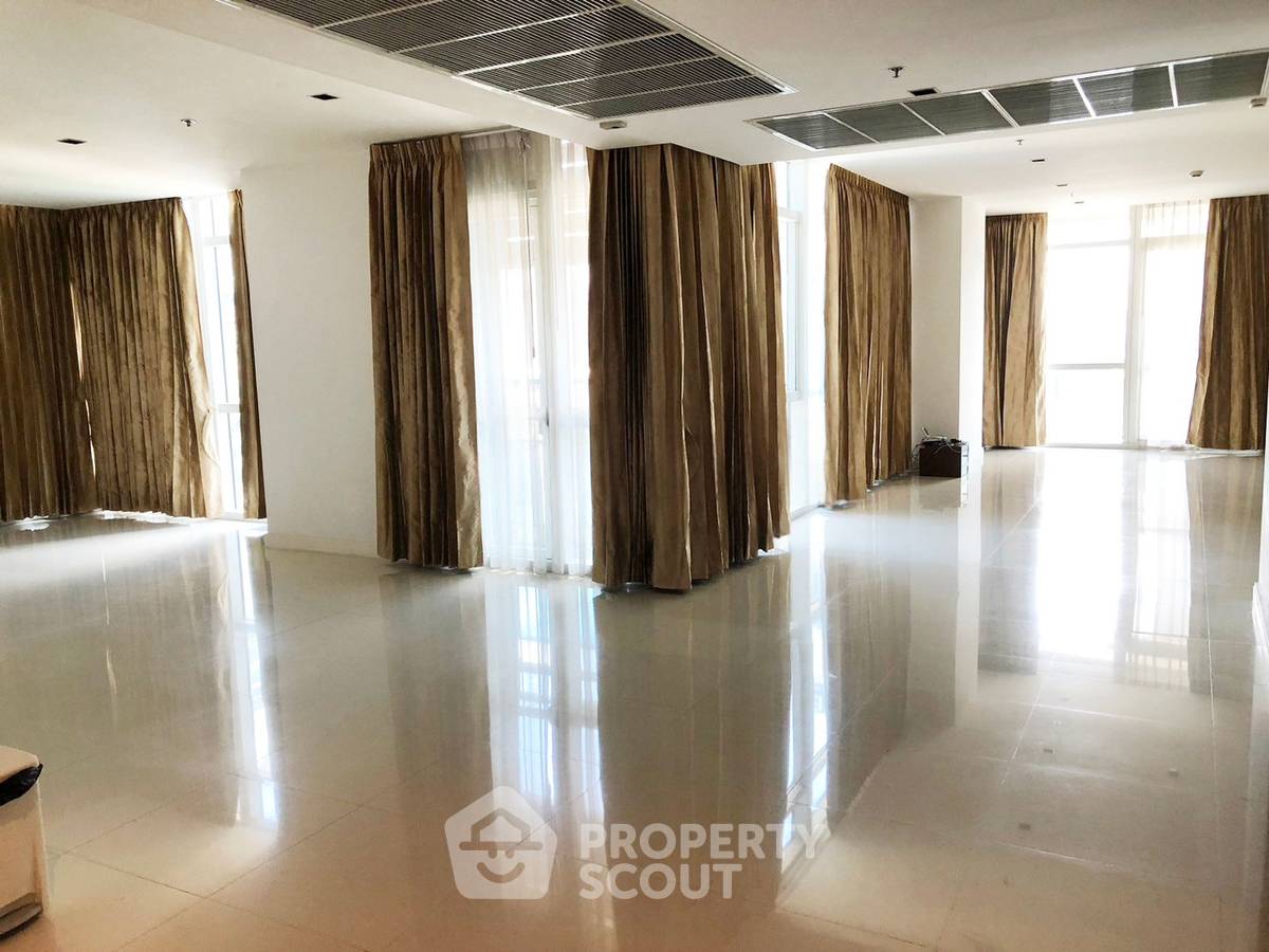 รูป คอนโด 4-ห้องนอน ที่ แอทธินี เรสซิเด้นซ์ ใกล้ BTS เพลินจิต (ID 2744702) - รูปที่ 3/18