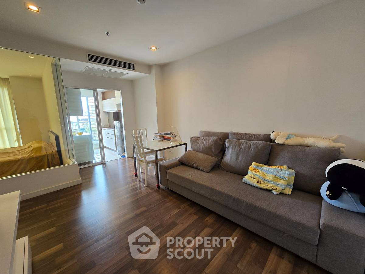 รูป คอนโด 1-ห้องนอน ที่ เดอะ รูม สาทร-ตากสิน ใกล้ BTS โพธิ์นิมิตร (ID 2735734) - รูปที่ 1/11