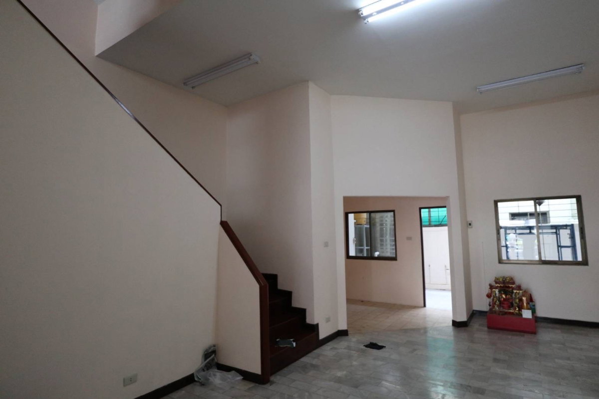รูป ให้เช่าอาคารพาณิชย์ 3 ชั้นครึ่ง เนื้อที่ 30 ตรว ใช้สอย 288 ตรม ถ.เพชรเกษม83 แขวงบางแคเหนือ เขตบางแค ใกล้เดอะมอลบางแค - รูปที่ 11/13