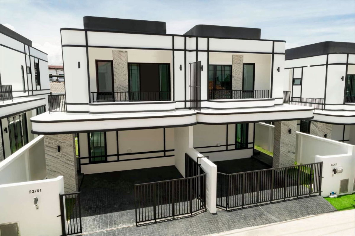 รูป ขายบ้านแฝดสร้างใหม่ พัทยากลาง ราคาเริ่มต้น 4.99 ล้าน หน้าบ้านกว้าง 3 นอน 3 น้ำ พื้นที่ใช้สอยเยอะ - รูปที่ 1/23