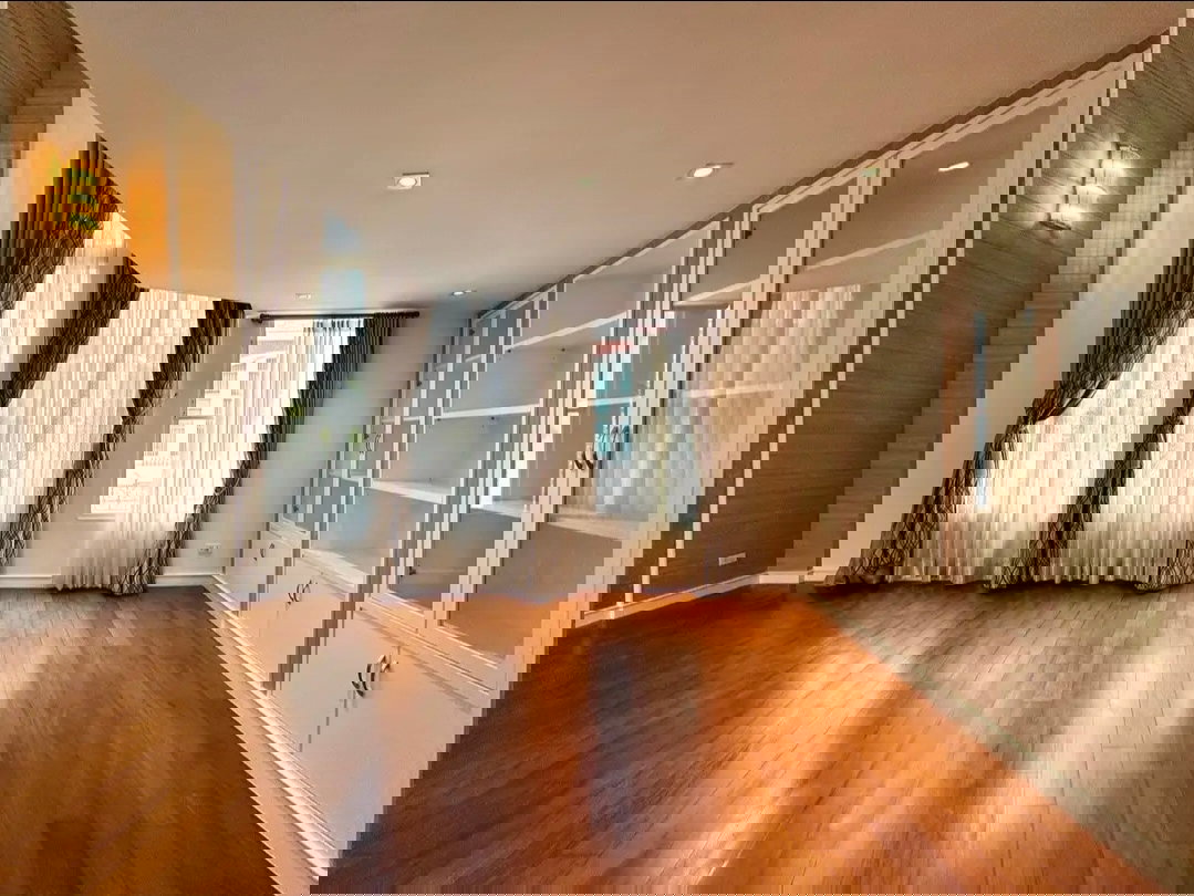 รูป 📣📣 ขาย บ้านกลางกรุง ทองหล่อ  รีโนเวทใหม่ 4 ห้องนอน - รูปที่ 2/9